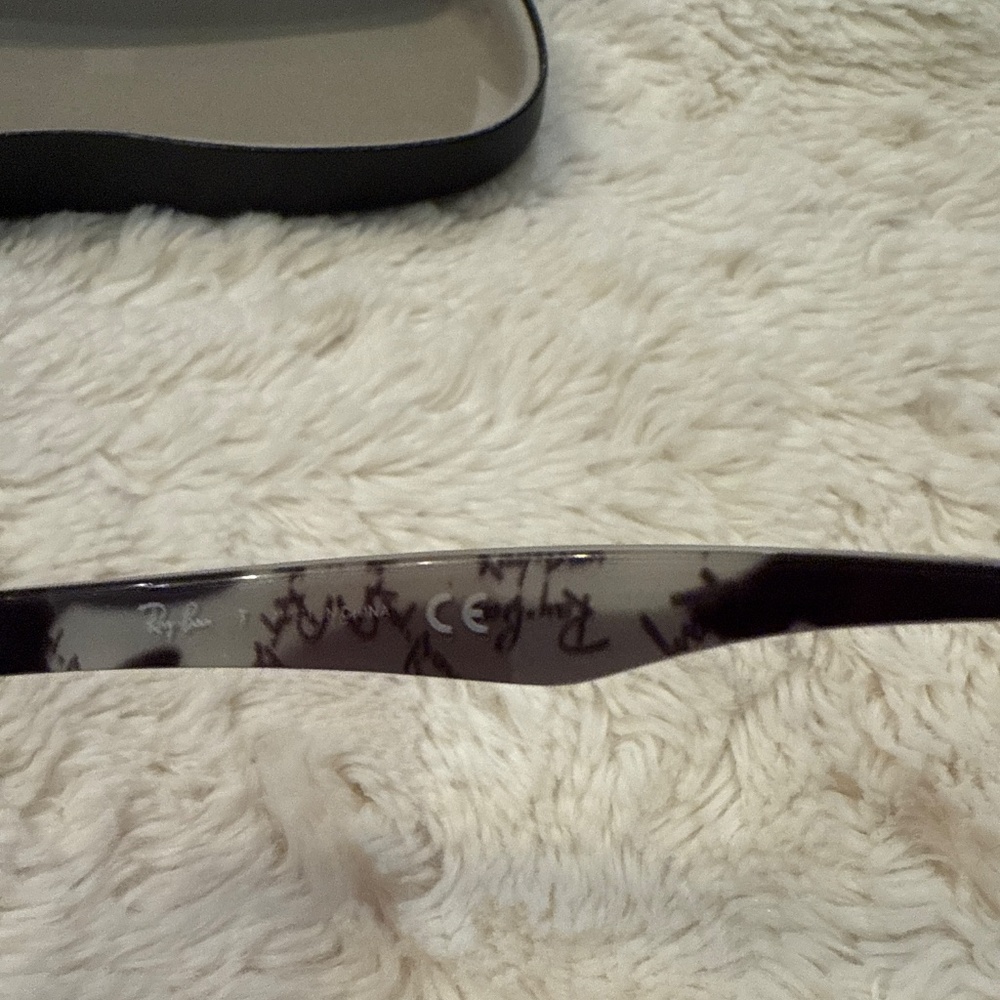 Ray-Ban eyeglass frames - Picture 3 of 3